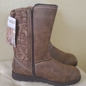 NEW Muk Luks boots Sz9
